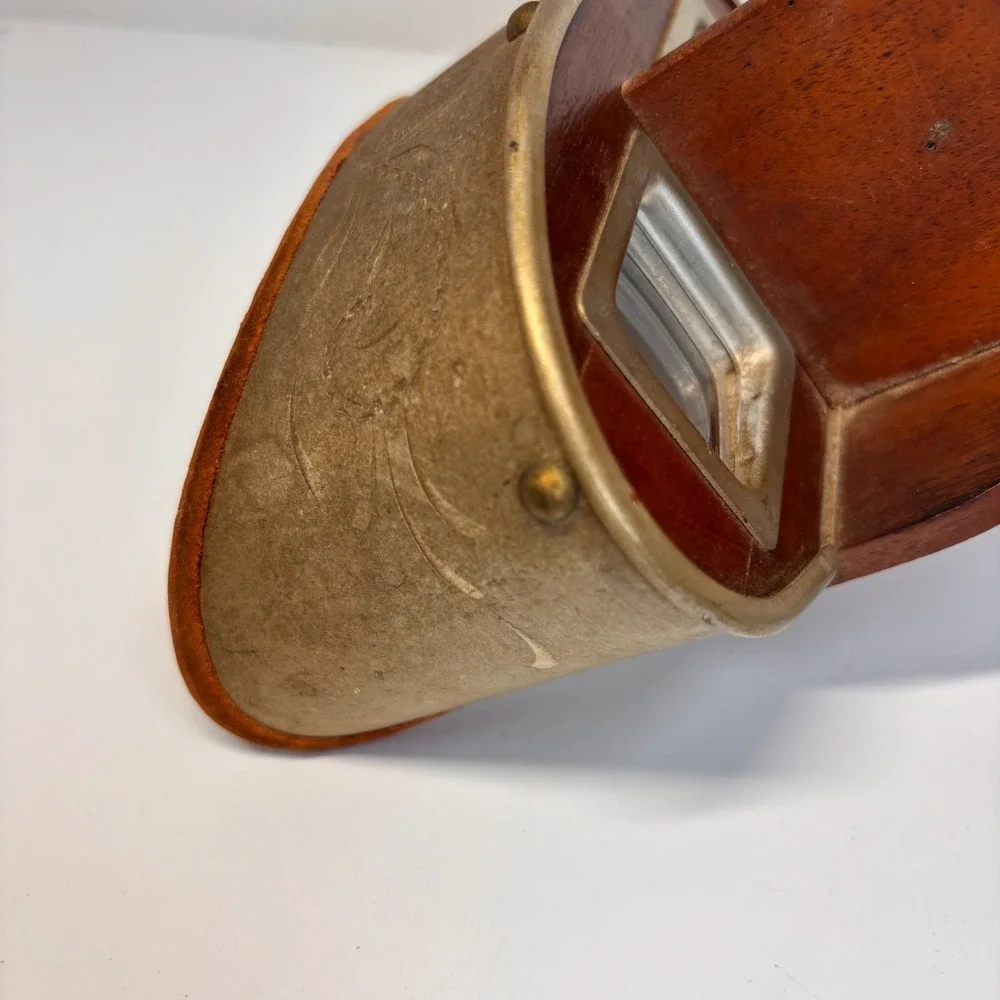 N/A holmes features details